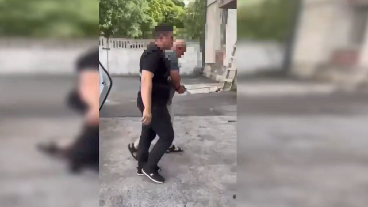 VIDEO/ Doi bărbați, reținuți pentru o escrocherie de peste 1,17 milioane de lei