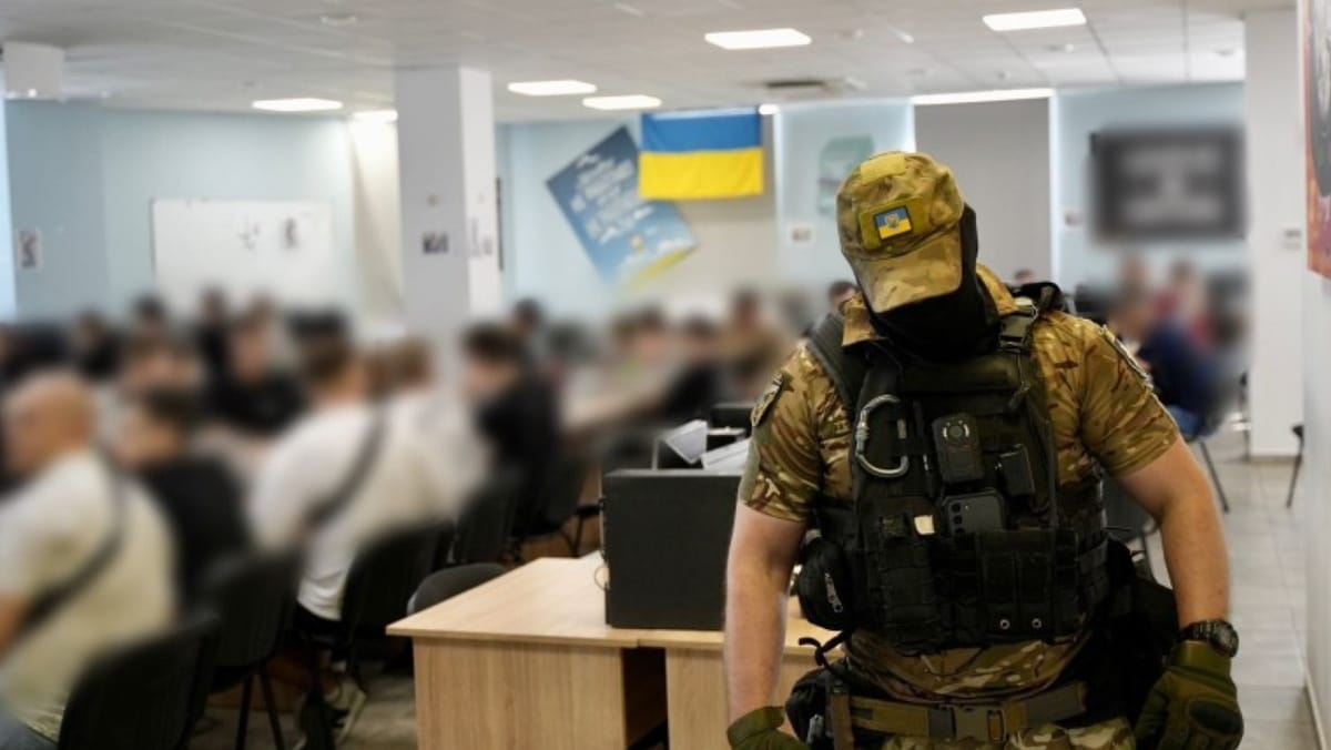 Zelenski propune pedepse de până la 12 ani de închisoare pentru organizatorii call-centrelor frauduloase