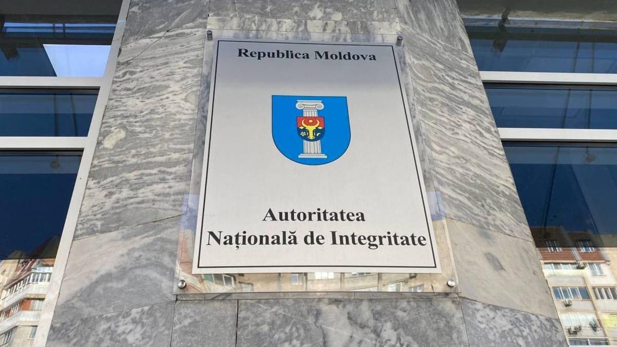 Noi restricții pentru cei care părăsesc funcțiile publice: Nu se vor putea angaja timp de 18 luni în anumite entități