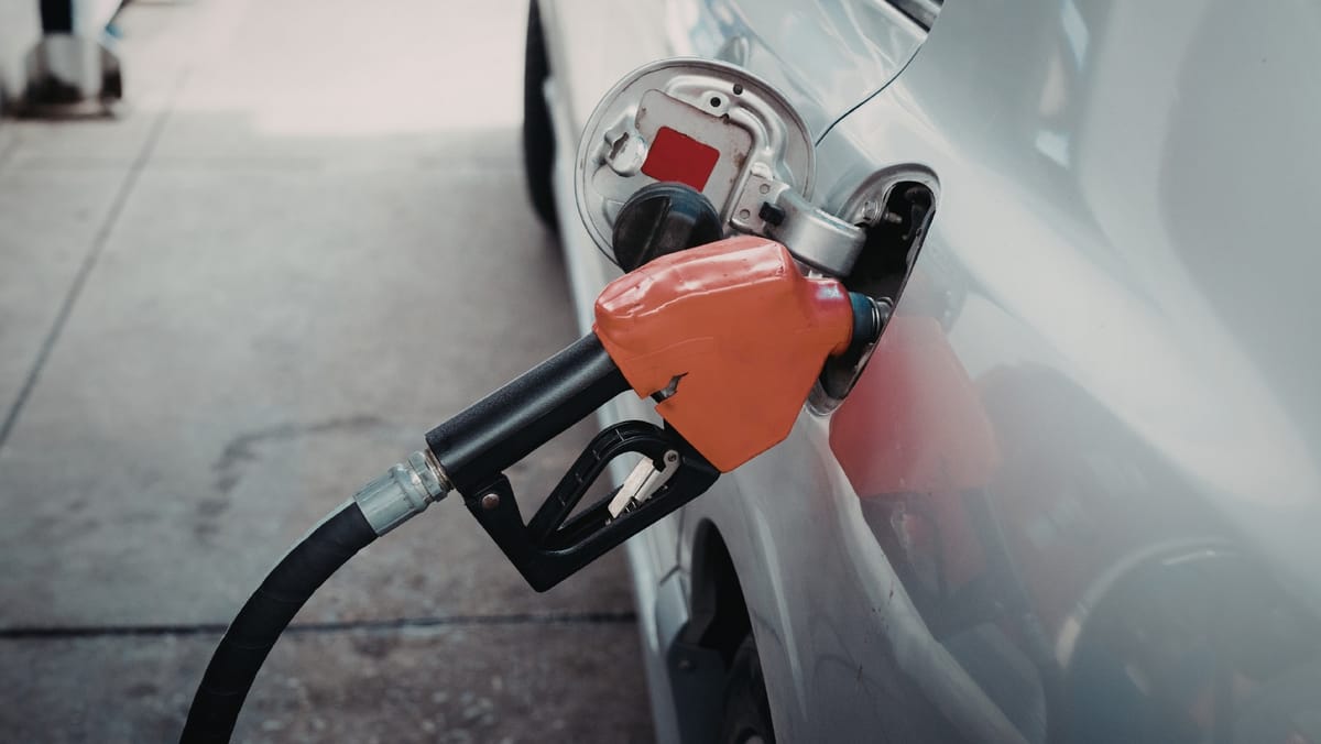 Motorina se scumpește cu 41 de bani. Prețul benzinei, aproape de 34 de lei