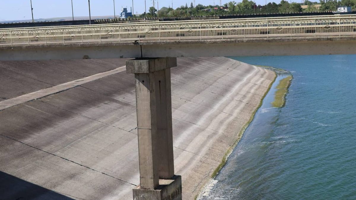 Situație tot mai gravă pe Prut. Debitul evacuat din lacul Costești-Stânca a fost redus pentru a păstra rezerva de apă