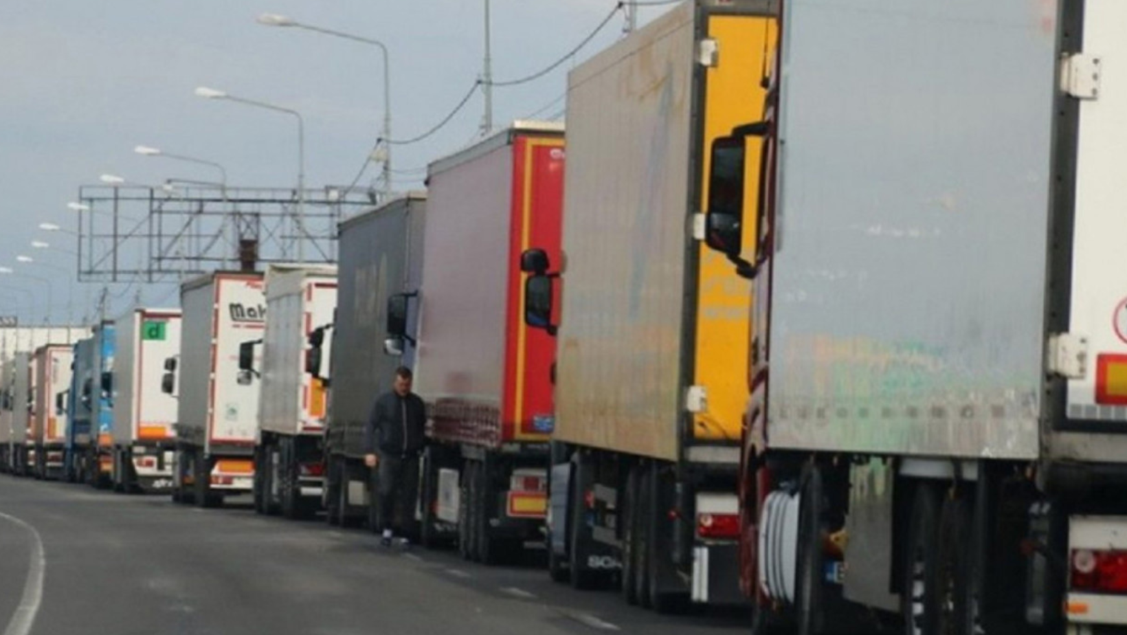 Tranzitul mărfurilor ucrainene și exporturile de cereale aglomerează frontiera cu România