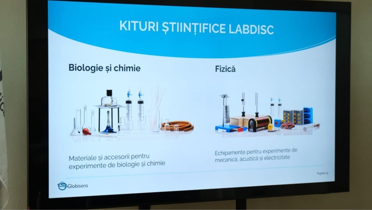 FOTO/ Zeci de școli din țară au fost dotate cu laboratoare digitale pentru orele de fizică, chimie și biologie