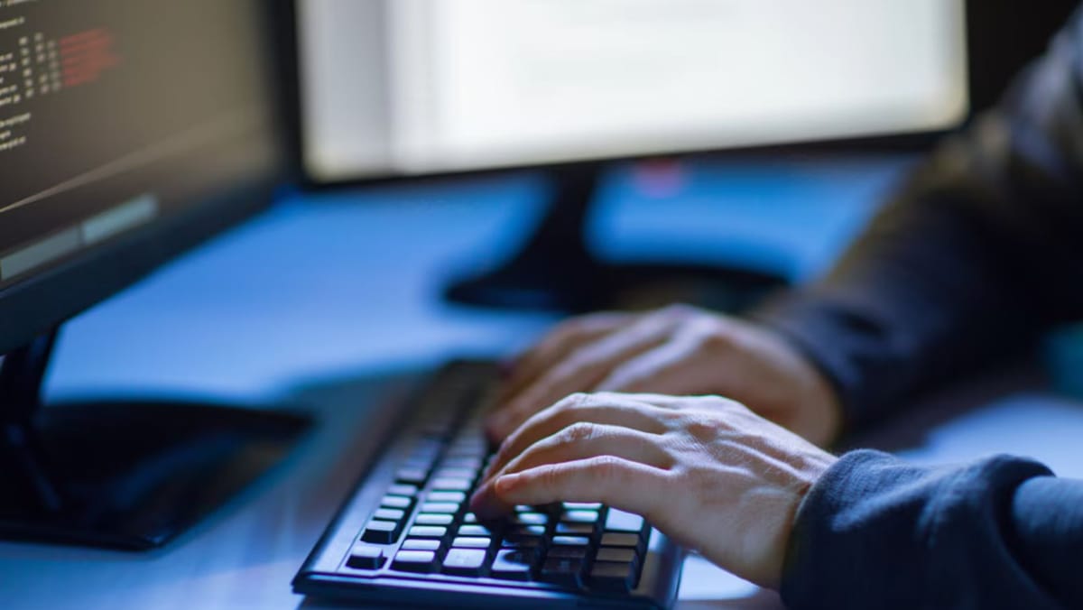 Atenție la e-mailurile cu facturi și ordine de plată false. Hackerii încearcă să fure date