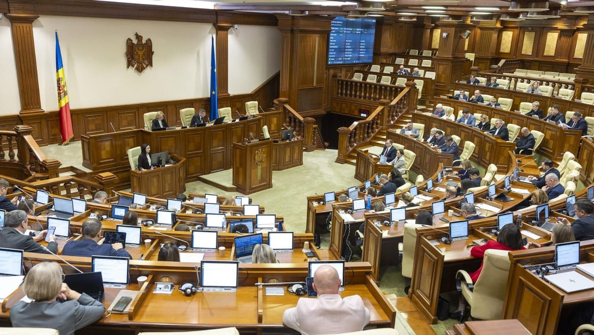 Parlamentul a adoptat pachetul de politici fiscale și vamale pentru 2027. Ce taxe se modifică