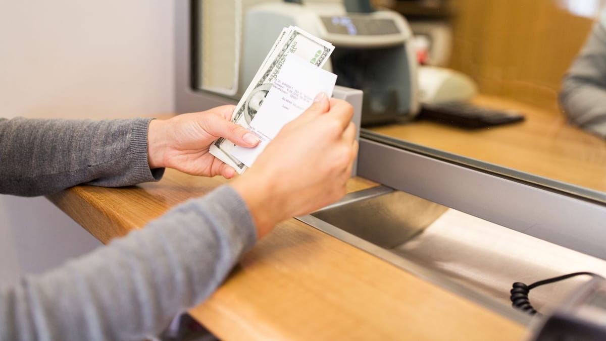 Euro începe săptămâna în creștere, iar dolarul se ieftinește. Cursul valutar pentru 19 octombrie
