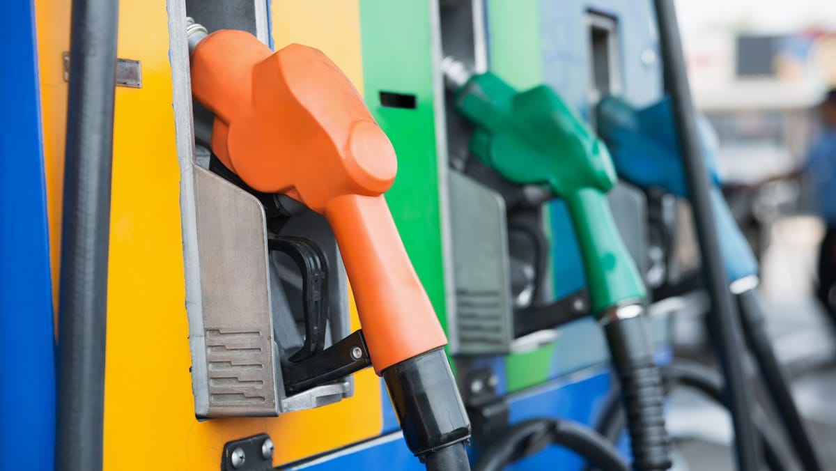 Benzina și motorina continuă să se ieftinească. Cât vor costa carburanții pe 8 octombrie