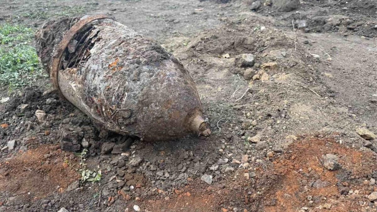 O bombă de aviație de 100 kg, găsită într-o gospodărie din Anenii Noi. Geniștii au intervenit în mai multe localități