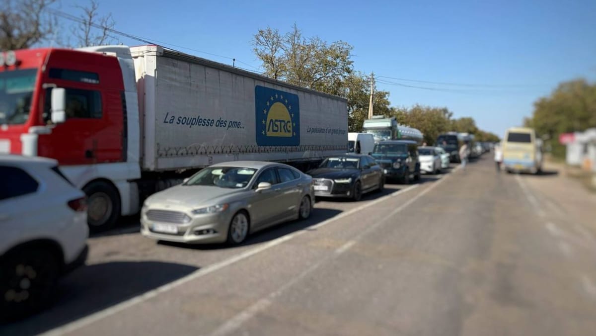 Aglomerație la două puncte de trecere a frontierei. Călătorii sunt îndemnați să aleagă rute alternative
