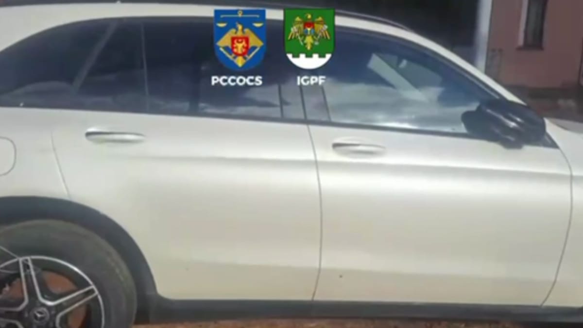 VIDEO/ Mașini furate din Elveția și Germania, aduse în R. Moldova pentru a fi vândute pe piese - percheziții
