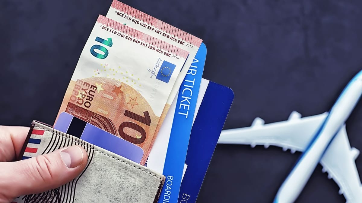 Moldovenii vor putea plăti în valută în aeroport și efectua operațiuni valutare de până la 250.000 euro fără acordul BNM