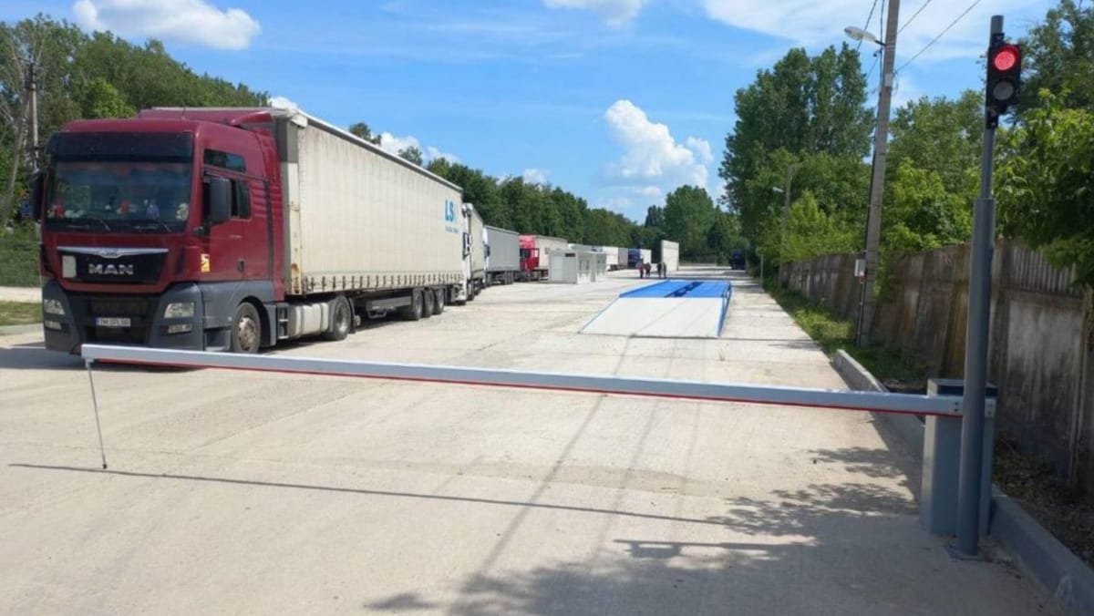 ANTA: Timpul petrecut de șoferi la controalele de frontieră trebuie inclus în programul de muncă