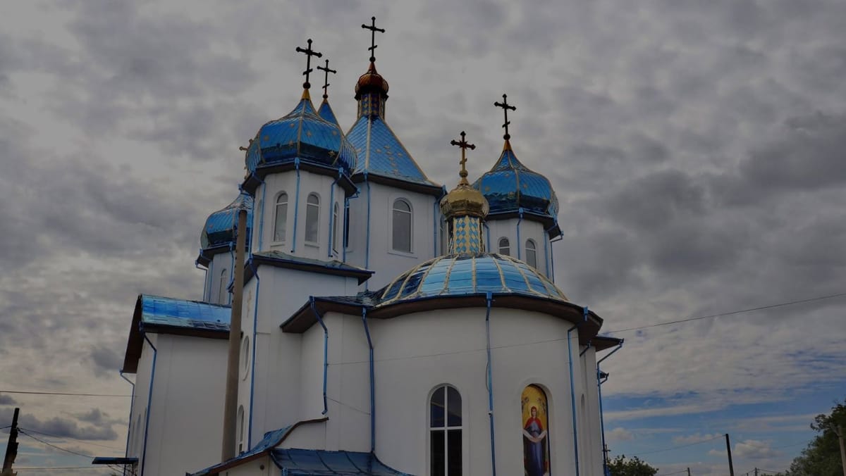 Banii pentru încălzire și lucrări sociale, furați din biserica din Țarigrad. Parohul: „Nu sunt pregătit pentru iarnă”