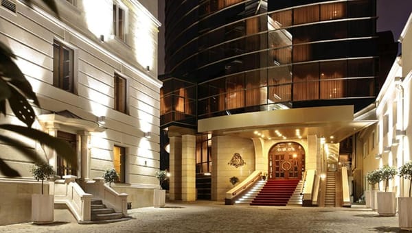 DOC/ Firma care gestiona hotelul din centrul Capitalei al lui Vlad Plahotniuc nu mai există