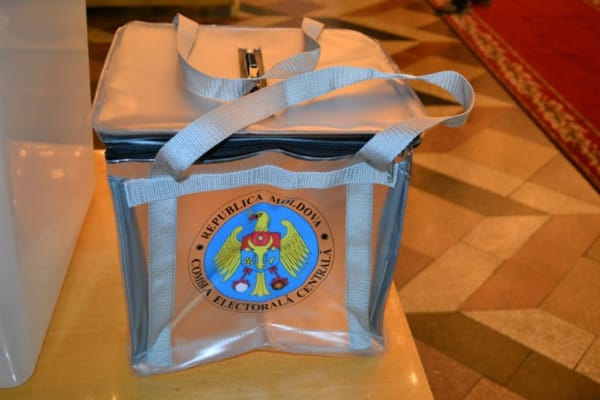 Alegeri locale 2023: Începe procedura de depunere a cererilor pentru votarea la urna mobilă