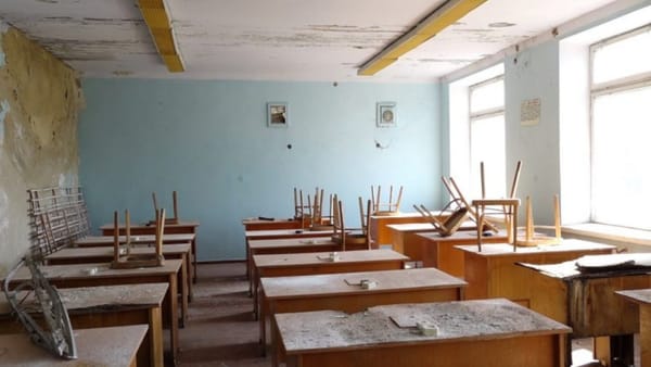 UPDATE/ Alocații de 1.000 de lei pentru părinții care își vor transfera copiii în școli mai mari