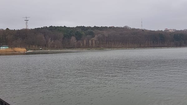 Ploi slabe și minime de până la -2 grade Celsius. Cum va fi vremea în următoarele trei zile