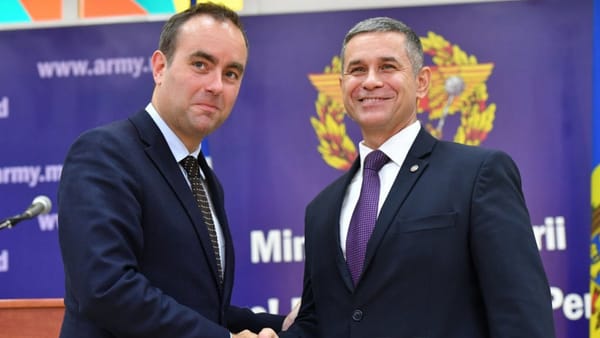 Anatolie Nosatîi și omologul său francez vor semna la Paris un acord de cooperare în domeniul apărării