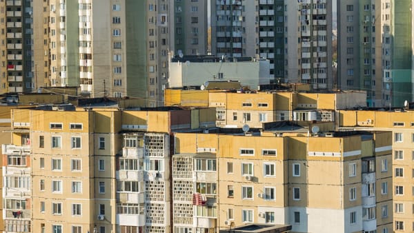 Fondul pentru eficiență energetică în sectorul rezidențial va finanța renovarea a peste 8.500 de locuințe