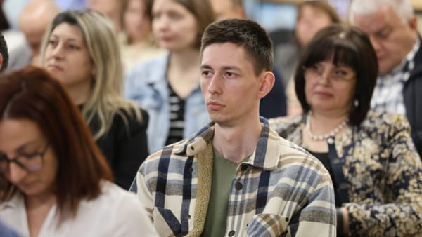 Tot mai mulți elevi optează pentru învățământul dual. Câți au ales acest tip de studii în anul curent