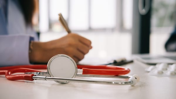 19 persoane s-au intoxicat după ce au mâncat într-un local din Chișinău. Detalii de la ANSP