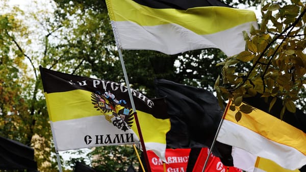 Drapelul imperial al Rusiei, declarat extremist în R. Moldova