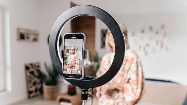 Miniștrii culturii din statele UE cer politici de reglementare a activității „influencerilor”