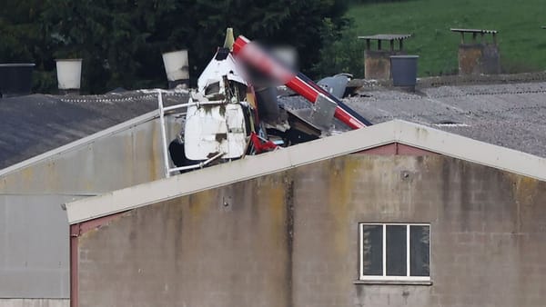 Accident aviatic în Irlanda. Două persoane au murit, după ce elicopterul în care se aflau s-a prăbușit