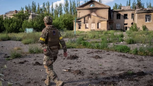 Ucraina anunță că şi-a retras trupele dintr-un cartier al oraşului strategic Ceasov Iar