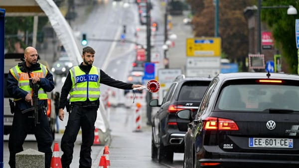 De astăzi, Germania a reintrodus controale la toate frontierele
