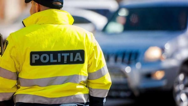 Aproape 3.000 de încălcări rutiere, fixate de polițiști în weekend. Câți șoferi au depășit limita de viteză