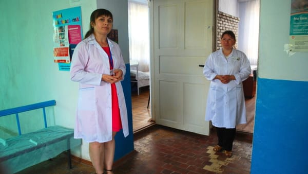 Tinerii medici care se vor angaja în mediul rural vor primi indemnizații unice de 250 de mii de lei