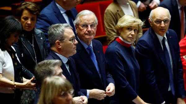 Guvernul din Franța, demis printr-o moțiune de cenzură