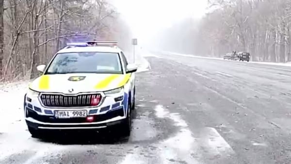 Lapoviță, ninsoare și ghețuș în nordul și centrul țării. Poliția vine cu recomandări pentru șoferi și pietoni