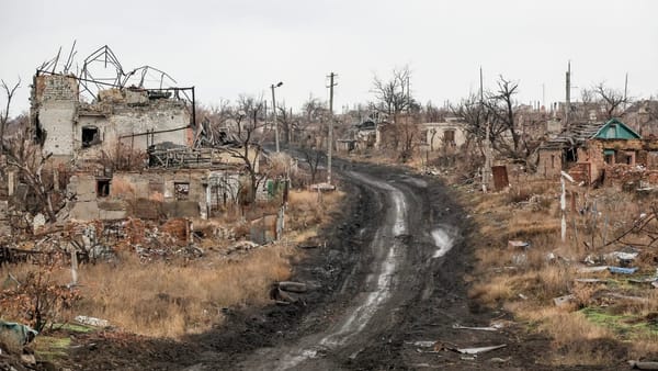 Imagini din orașele și satele regiunii Donețk, complet distruse în timpul războiului - GALERIE FOTO