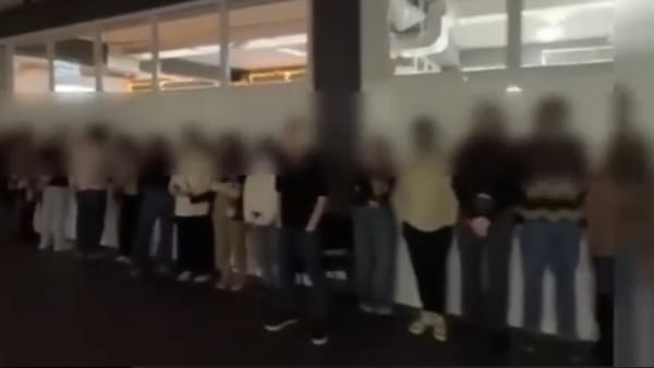 Percheziții „Fulger”. Oamenii legii au destructurat activitatea unui call-centru din capitală