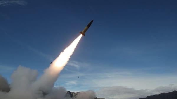 Ministerul Apărării al României: Nu a fost confirmată traversarea spațiului aerian românesc de o rachetă rusească