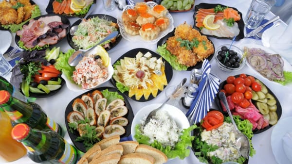 Ce alimente trebuie să consumăm de Revelion. Sfaturile nutriționistului