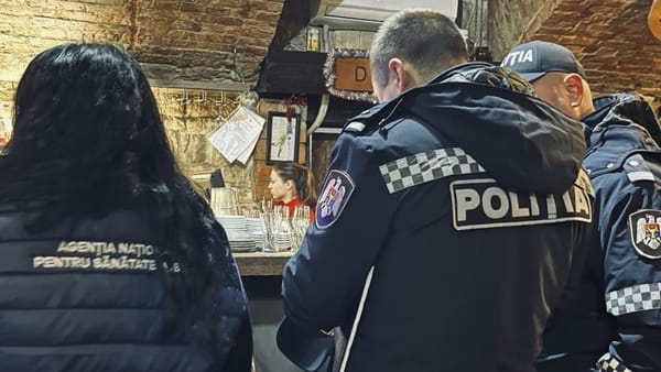 Verificări la barurile și restaurantele din Chișinău. În incinta a zece localuri era admis fumatul