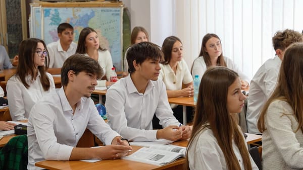 Elevii din școlile cu predare în rusă ar urma să poată fi scutiți de examenul de bacalaureat la limba română