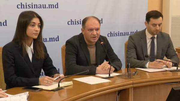 Ion Ceban a insultat mai mulți jurnaliști și vloggeri de la tribuna Primăriei. Reacția ONG-urilor de media