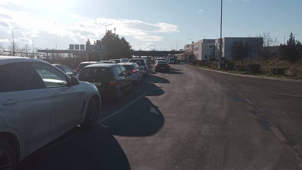 Aglomerație la patru puncte de trecere a frontierei, pe sensul de ieșire din țară. Recomandările autorităților