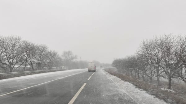 În centrul și nordul republicii se așteaptă ninsori slabe. Drumarii, mobilizați pe traseele naționale