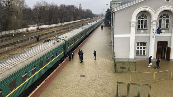Linia de cale ferată care unește orașele Iași și Ungheni va fi electrificată