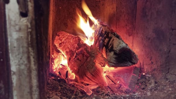 Exploatarea incorectă a sobelor și imprudența în timpul fumatului au mai luat două vieți