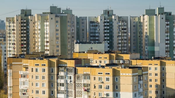 Termoelectrica îndeamnă administratorii de bloc să regleze consumul de energie termică