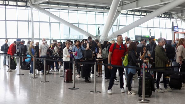 De astăzi, moldovenii cu pașaport UE pot solicita Autorizația de Călătorie pentru a intra în Marea Britanie