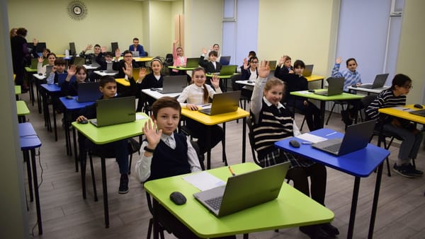 Examene la calculator. Elevii de clasa a IV-a din 80 de școli vor susține evaluările naționale în format digital