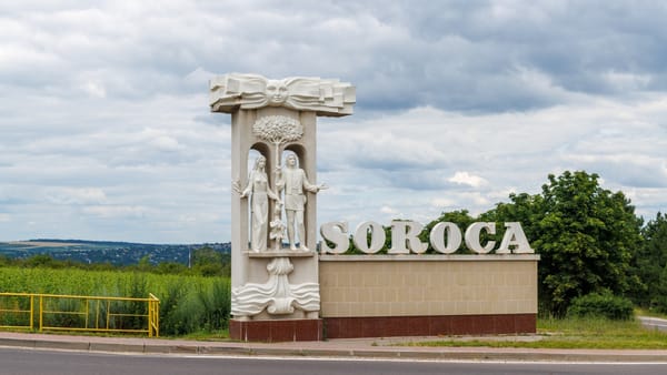 Trei angajați ai unui centru de plasament din Soroca, plasați în arest pentru trafic de ființe umane