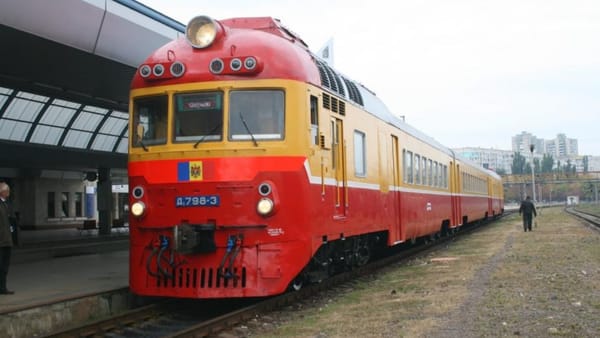 Atenție! Trenul de pasageri Ungheni-Chișinău va ajunge la destinație cu o întârziere de două ore